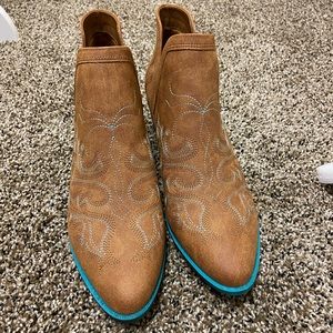 Womens Western Booties Size 10